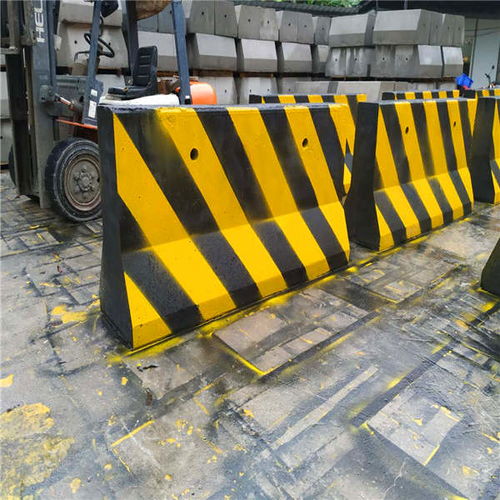 粵威水泥制品 圖 公路水泥墩廠家 荔灣區(qū)水泥墩廠家